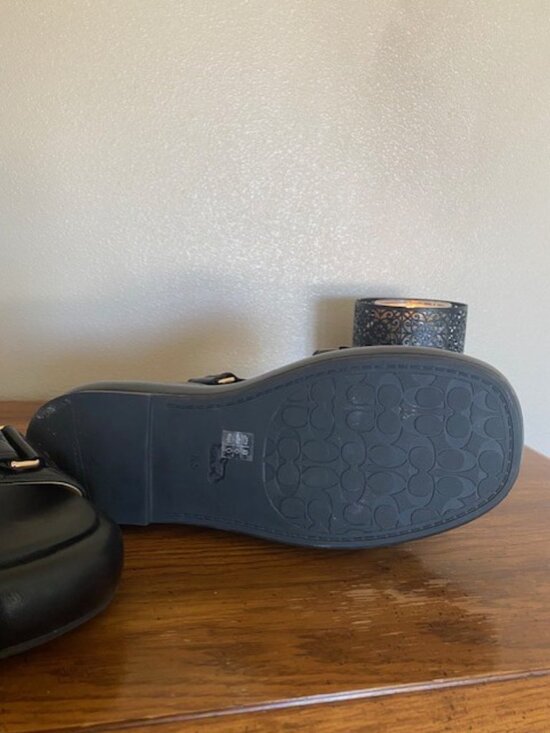 Coach - Picture 3 of 3